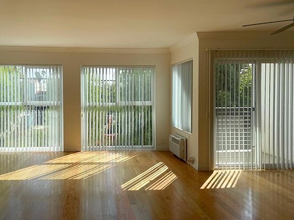 3rd image of 616 N Flores St APT 206