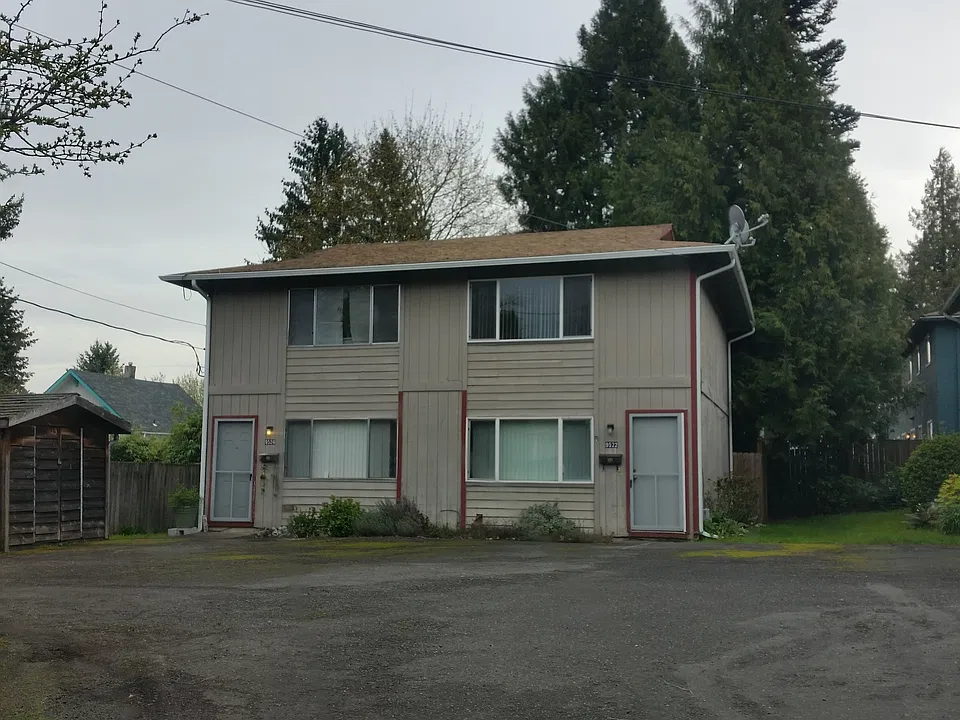 9522 N Mohawk Ave