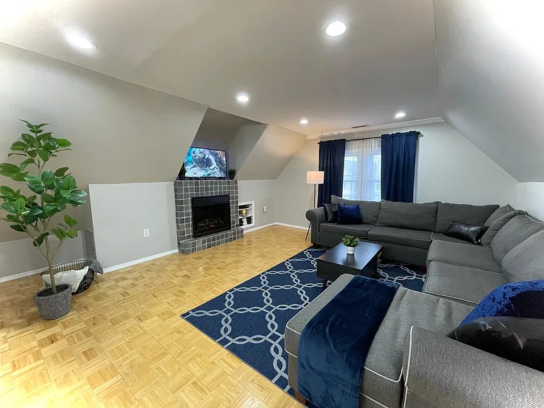 135 W 30th St #3 — Photo 33