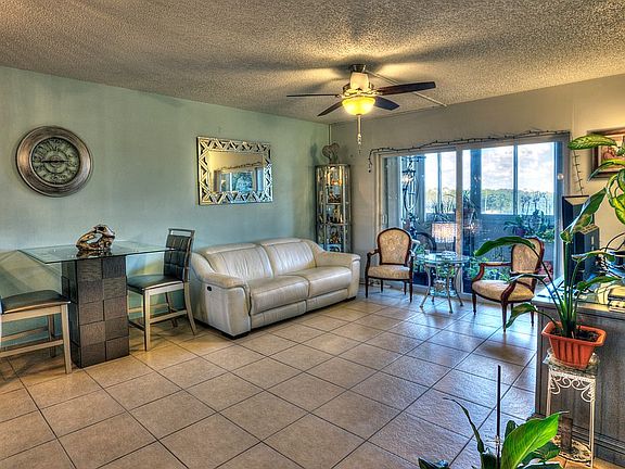 3rd image of 4001 Hillcrest Dr APT 311