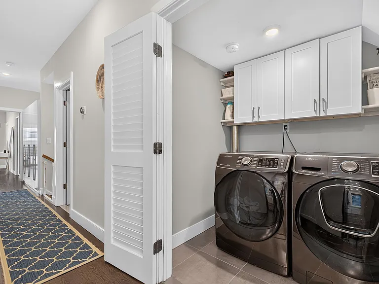 112 Webster Ave #1 — Photo 17