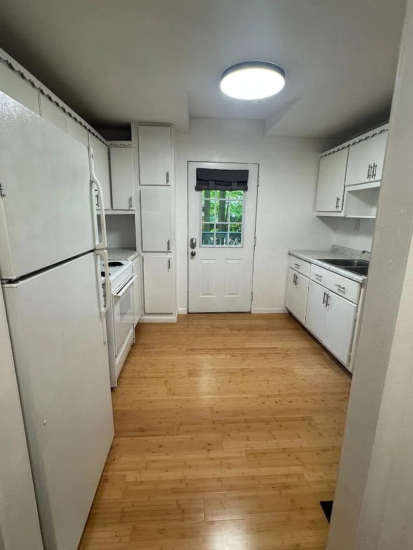 460 W Napier Ave - Unit 3 — Photo 1
