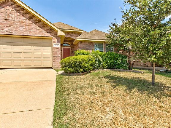 2nd image of 508 Crescent Creek Ln