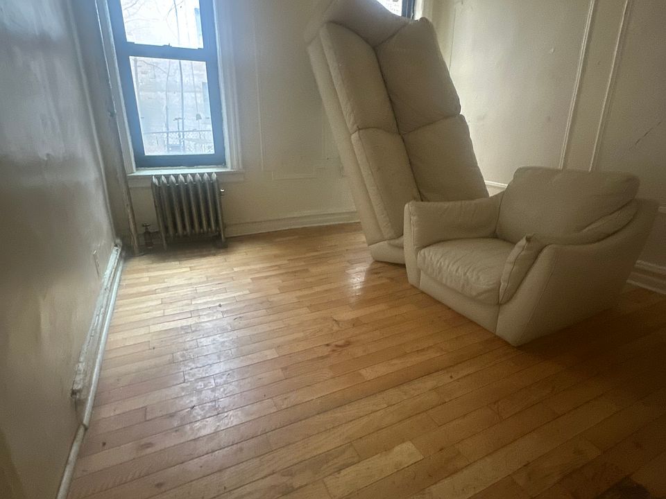 2nd image of 883 Franklin Ave APT 3A