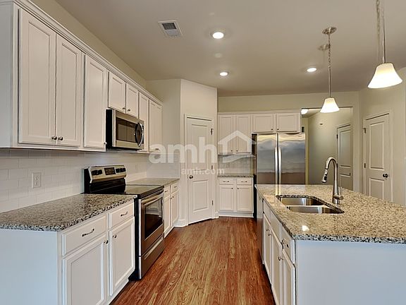 3rd image of 4402 Erabele Dr