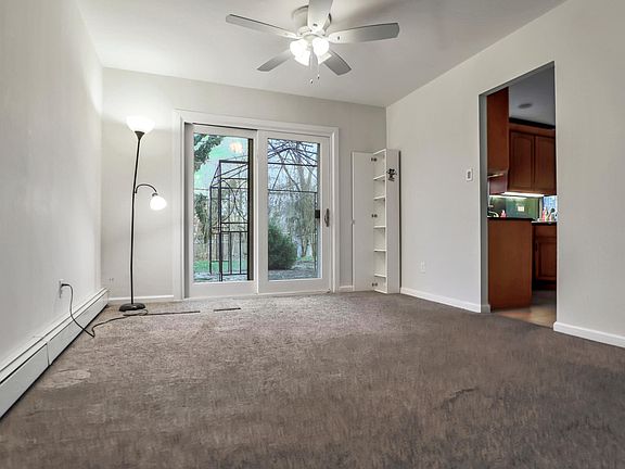 3rd image of 5 Hopewell Dr
