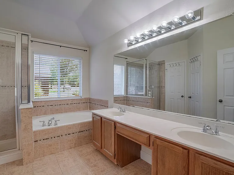 17004 Bishopsgate Dr — Photo 15