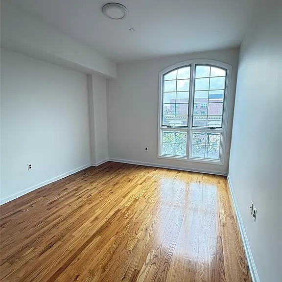 53 W Palisade Ave — Photo 10