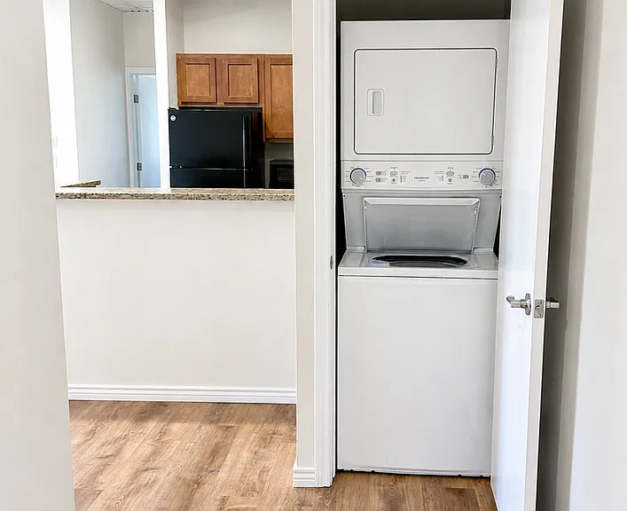500 Red Table Apartments — Photo 43