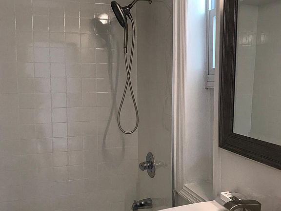 5th image of 22 Garrison Ave #1
