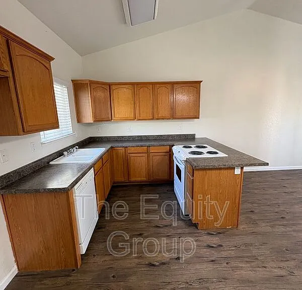 1317 S Crowe St #A — Photo 4