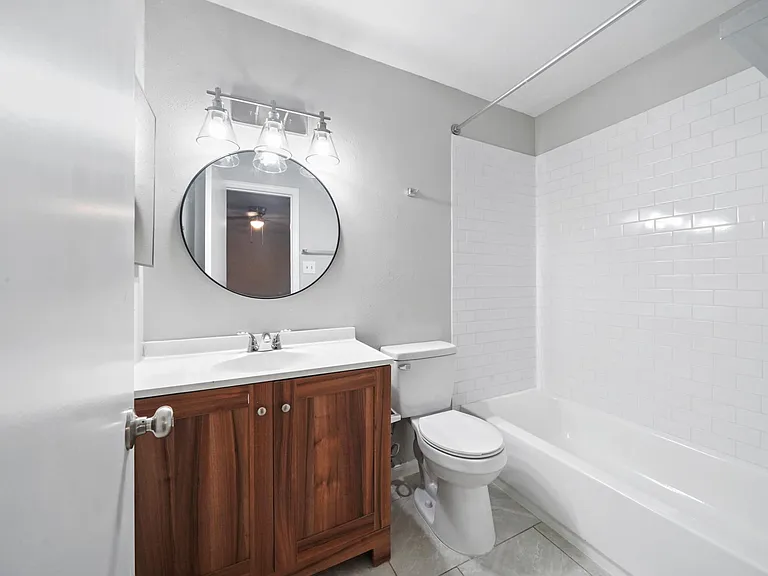 primary bedroom bathroom