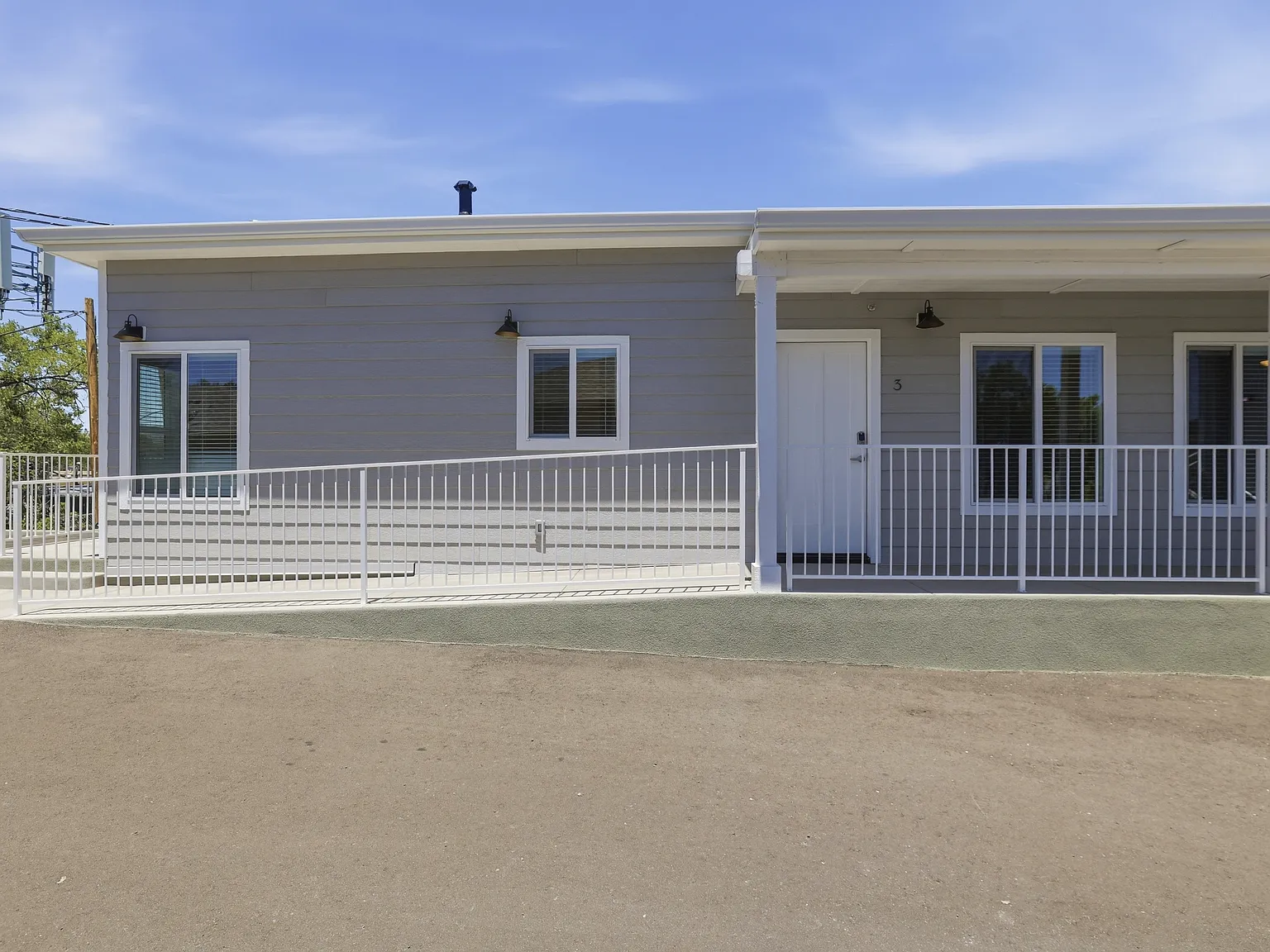 533 West Gurley Street - 3 — Photo 2
