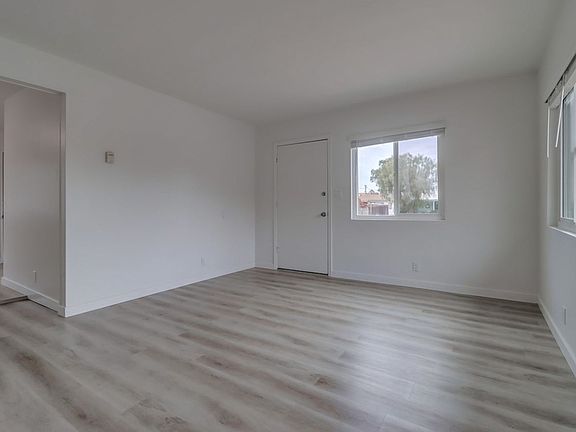 4th image of 1443-1447 Holly Ave