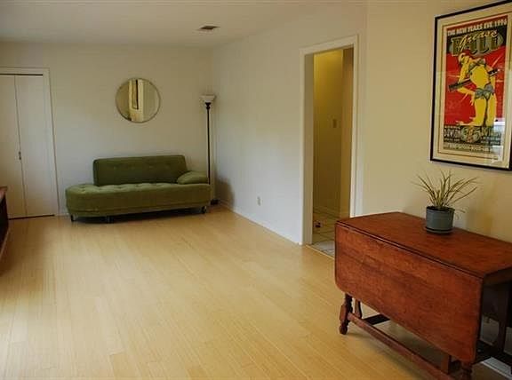 2nd image of 3102 Fontana Dr