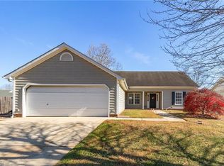 1505 Fiddlers Knoll Dr, Kernersville, NC 27284