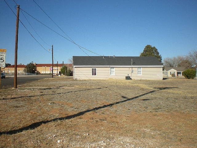 2nd image of 609 SW Avenue C