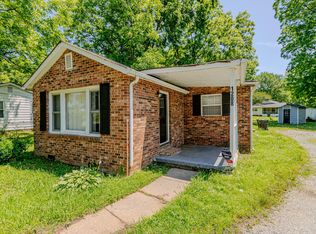 1208 Thomas Ave, Burlington, NC 27215