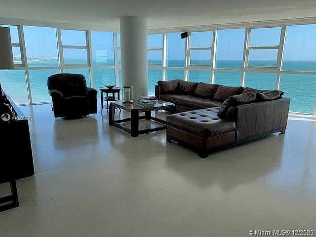 1st image of 600 Grapetree Dr APT 11AN