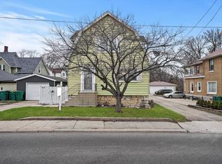 517 W Jefferson St, Joliet, IL 60435