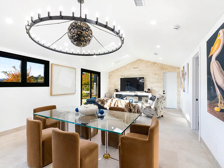 6161 Silverado Trl — Photo 11