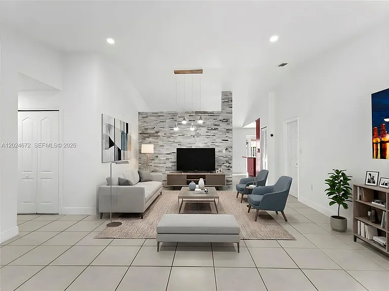 15437 SW 179th Ter — Photo 4