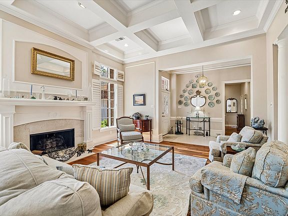 3rd image of 3419 Kingsway Ct