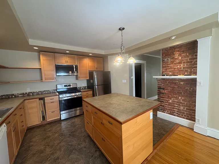 Aberdeen Dr — Photo 10