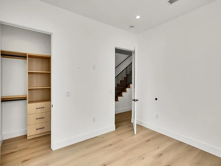 5022 Cahuenga Blvd — Photo 15