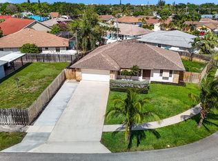 1048 Wynndale Way, Lantana, FL 33462