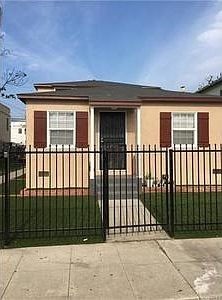 1st image of 2821 W Vernon Ave
