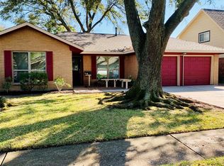 725 Columbia Ln, Deer Park, TX 77536