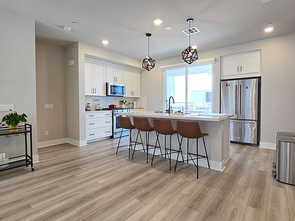 4th image of 1488 W Sunrise Ln