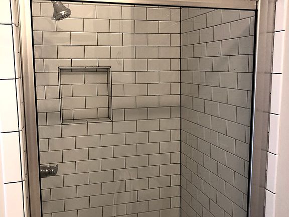 4th image of 505 E Sterling St