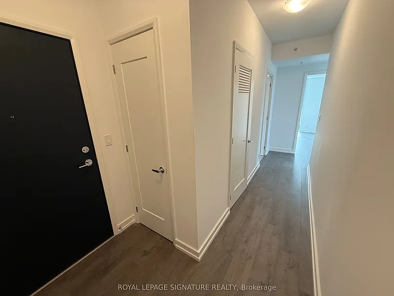 75 James St S #615 — Photo 3