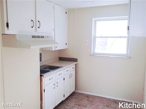 3 - Kitchen
