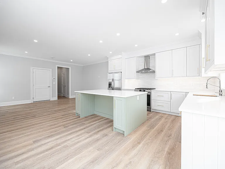 6 Edgewood St — Photo 5
