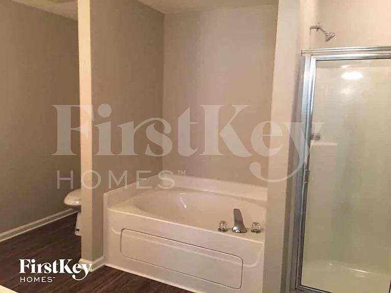 1777 Whatling St — Photo 9