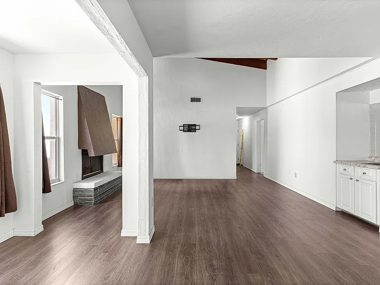 15203 Sandalwood Dr #203 — Photo 9