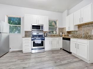 1205 W Oakdale Ave #1, Chicago, IL 60657