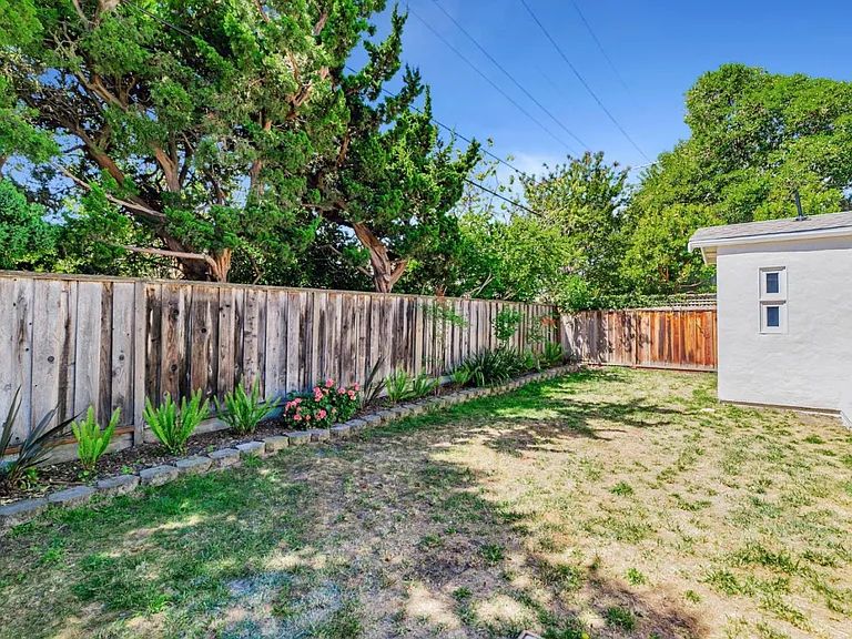 2276 Newhall St — Photo 11
