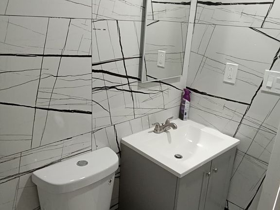 5th image of 39 Hillside Ave #7