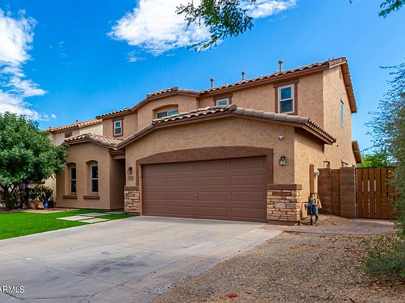 3rd image of 439 E HAROLD Drive