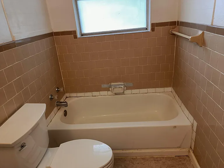 340 West Dr — Photo 8