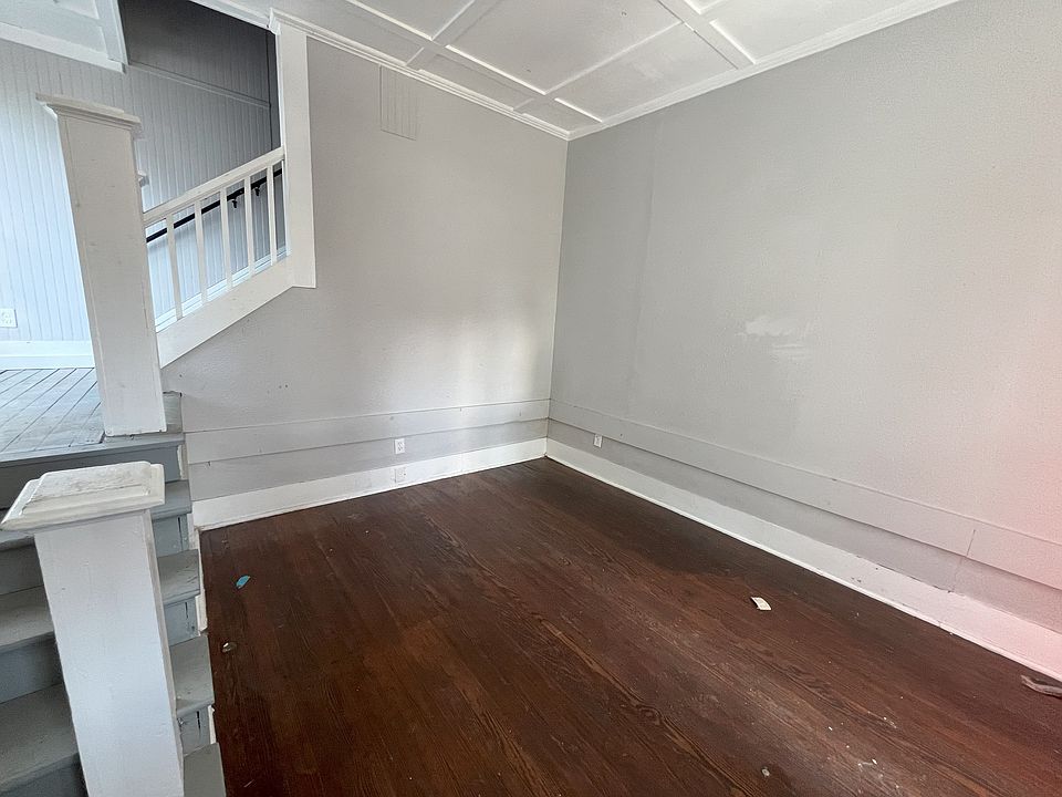 1st image of 419 Harding Pl APT 3