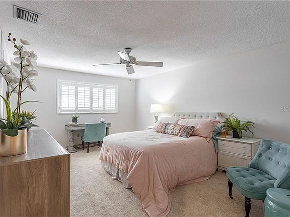 4th image of 3105 Diamond Head Dr E