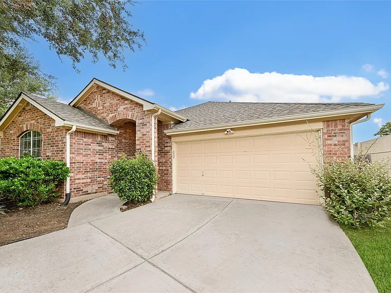 10947 Redstone Ct — Photo 2