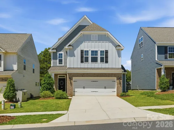 6024 Hampstead Pond Ln, Matthews, NC 28105