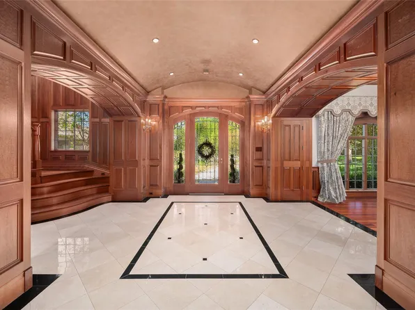 1802 Forest Gate Cir