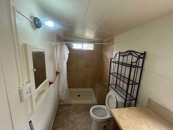 4th image of 9111 Creekford Dr APT D